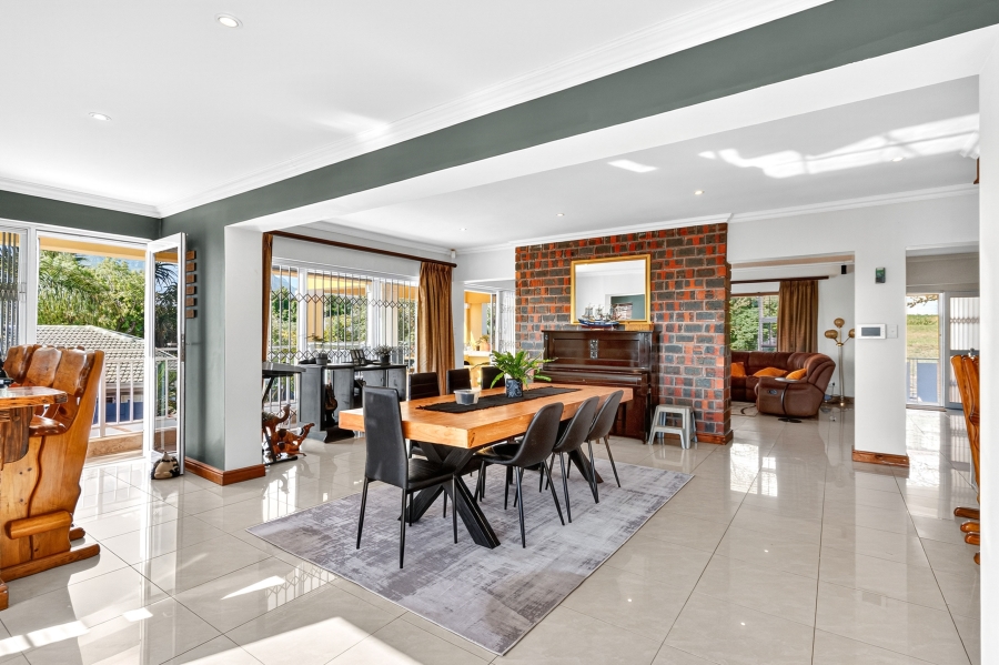 6 Bedroom Property for Sale in Olive Grove Western Cape